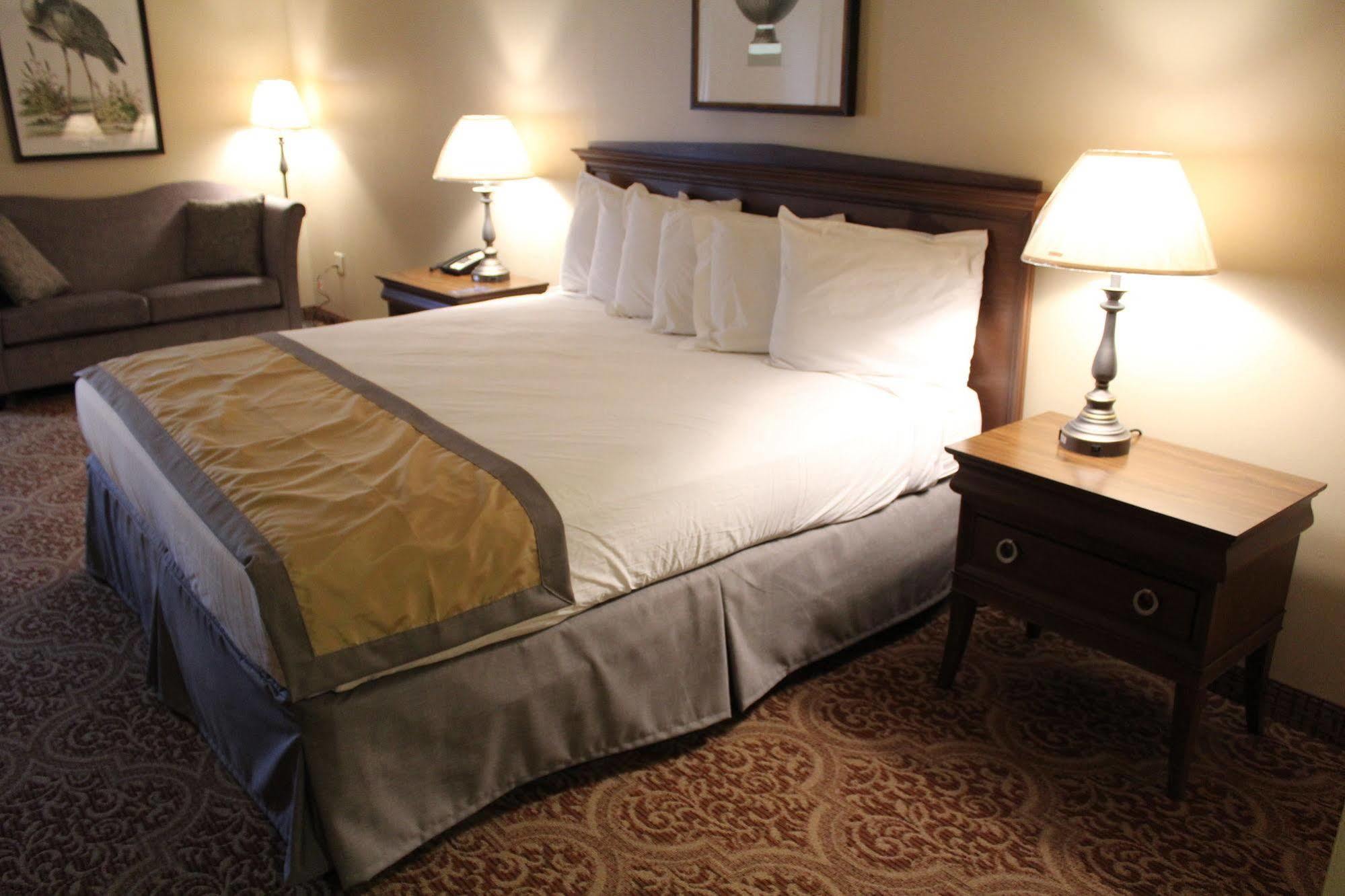 Greenville Inn & Suites Екстер'єр фото