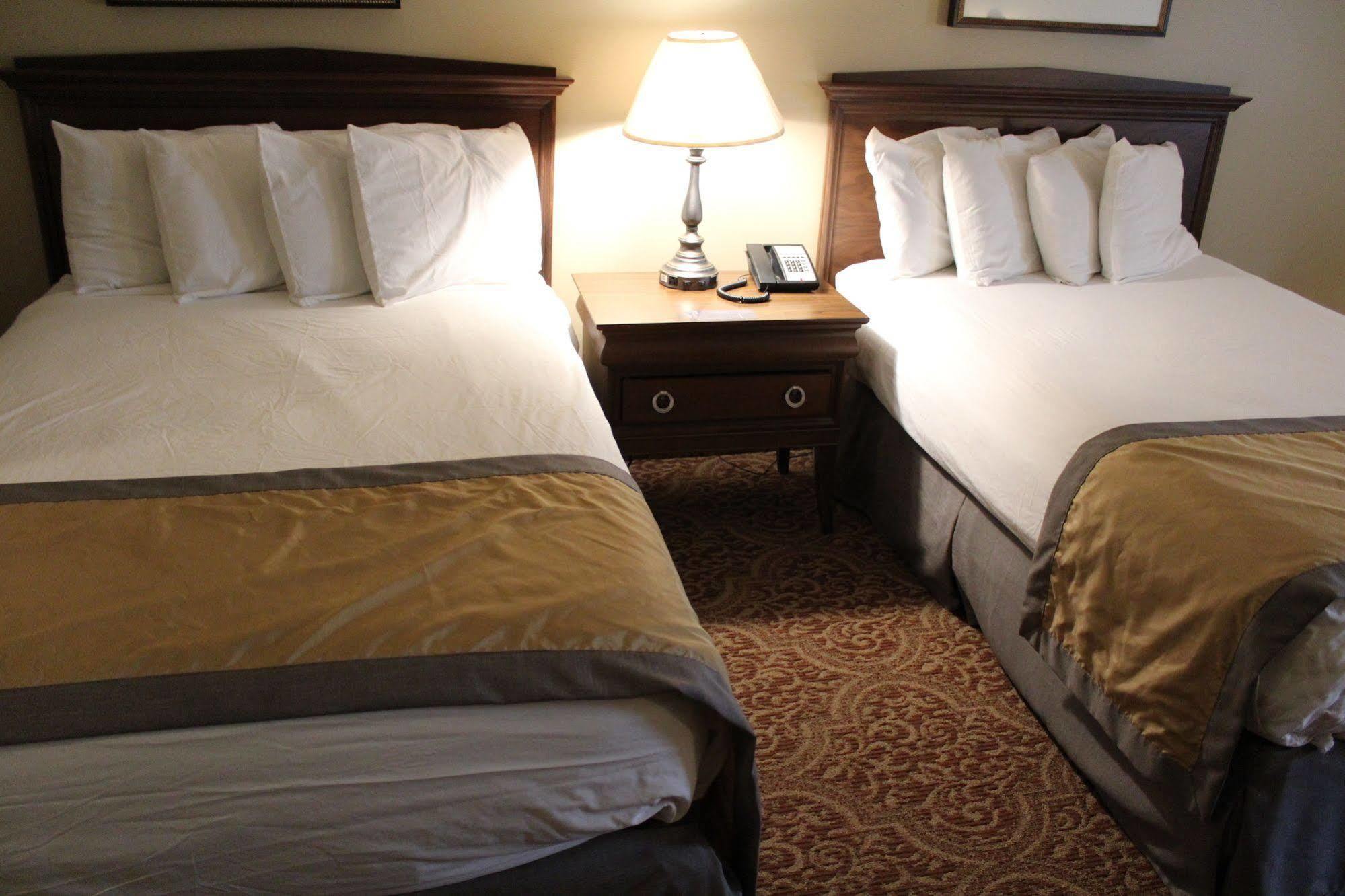 Greenville Inn & Suites Екстер'єр фото