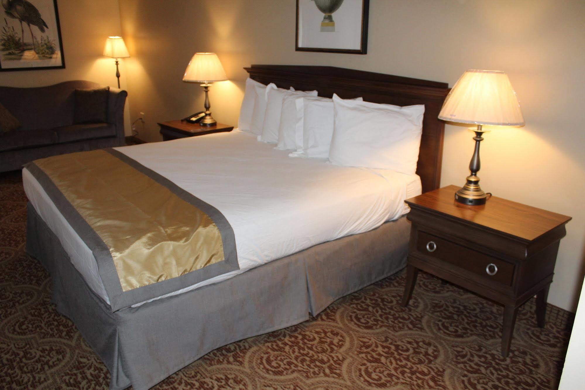 Greenville Inn & Suites Екстер'єр фото